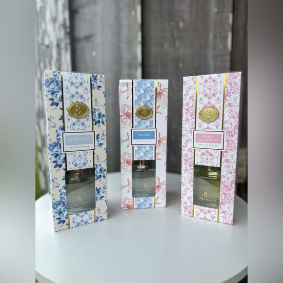 8 Oak Lane Peony Grapefruit Reed Diffuser - Picture 4 of 4